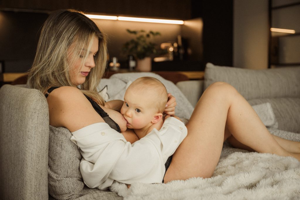 Lisa & Jade allaitement shooting grenoble